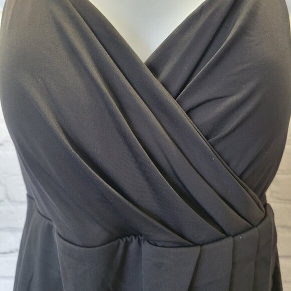 Anne Cole Plus Size Printed Surplice Swim Dress - Picture 2 of 8